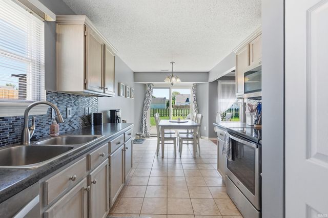 3013 Pomeroy Place, Fort Wayne, IN 46818