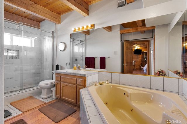 10328 El Centro, Oak Hills, CA 92344