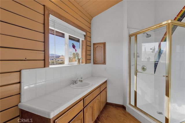 10328 El Centro, Oak Hills, CA 92344