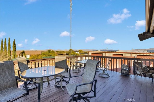 10328 El Centro, Oak Hills, CA 92344