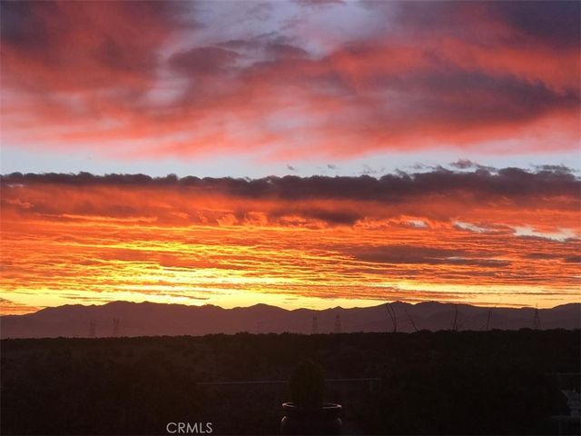 10328 El Centro, Oak Hills, CA 92344