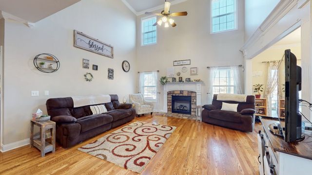 5344 Saint Ives Dr, Murfreesboro, TN 37128