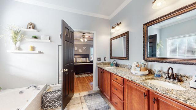 5344 Saint Ives Dr, Murfreesboro, TN 37128