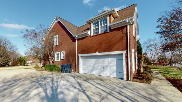 5344 Saint Ives Dr, Murfreesboro, TN 37128