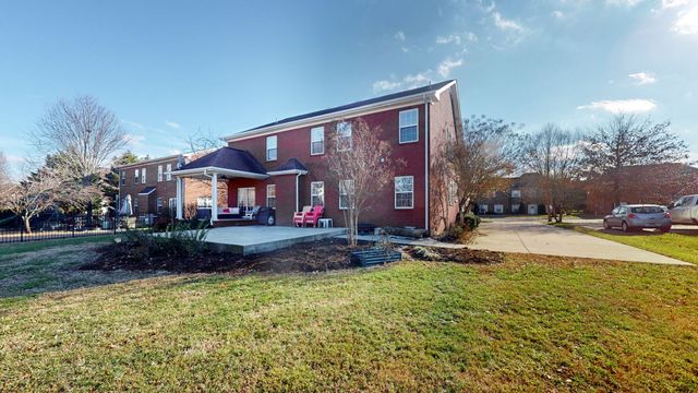 5344 Saint Ives Dr, Murfreesboro, TN 37128