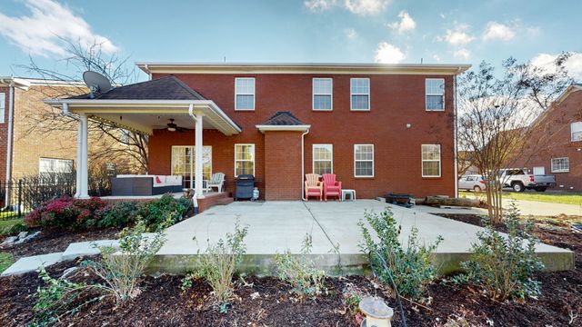 5344 Saint Ives Dr, Murfreesboro, TN 37128