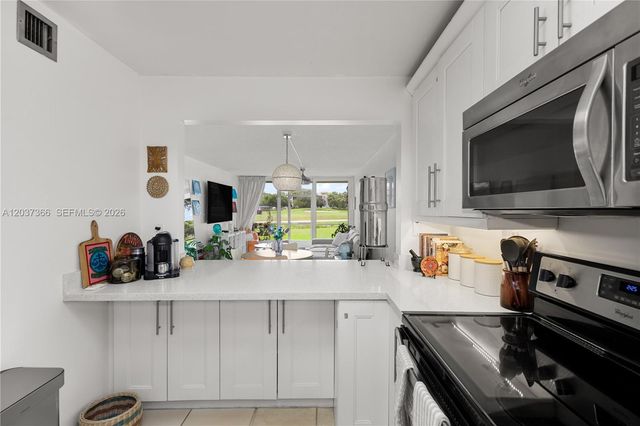 9495 Evergreen Pl 103, Davie, FL 33324