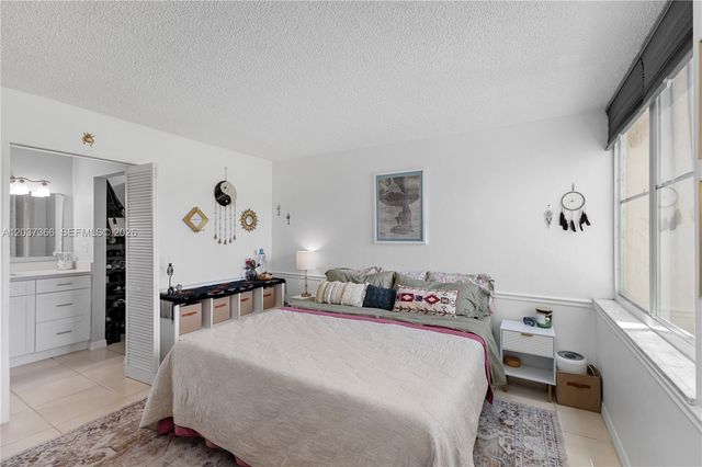 9495 Evergreen Pl 103, Davie, FL 33324