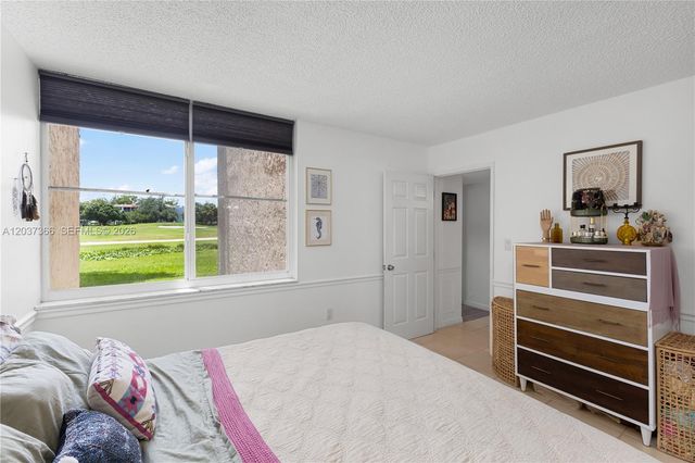 9495 Evergreen Pl 103, Davie, FL 33324
