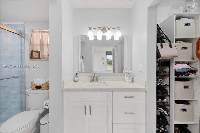 9495 Evergreen Pl 103, Davie, FL 33324