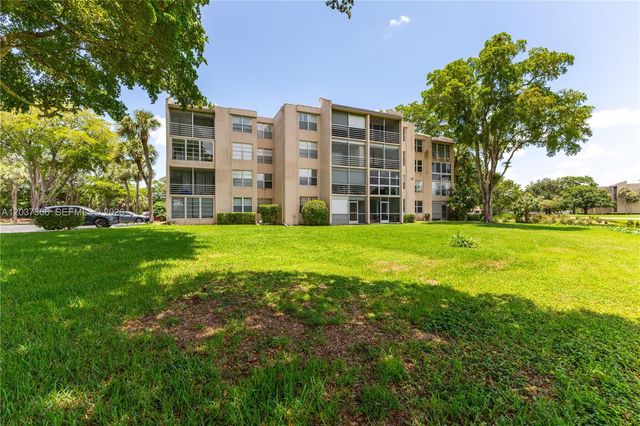 9495 Evergreen Pl 103, Davie, FL 33324