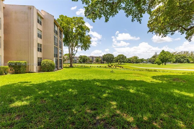 9495 Evergreen Pl 103, Davie, FL 33324