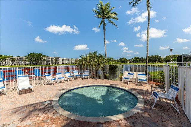 9495 Evergreen Pl 103, Davie, FL 33324