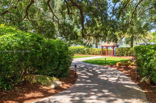 9495 Evergreen Pl 103, Davie, FL 33324