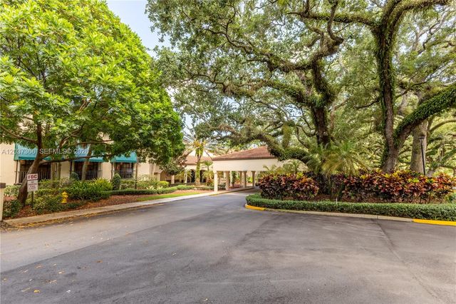 9495 Evergreen Pl 103, Davie, FL 33324