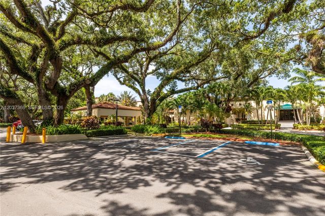 9495 Evergreen Pl 103, Davie, FL 33324