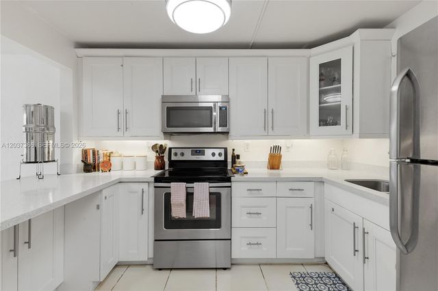 9495 Evergreen Pl 103, Davie, FL 33324