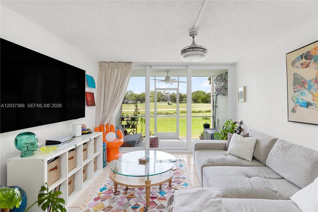 9495 Evergreen Pl 103, Davie, FL 33324