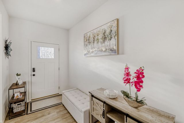 601 Ironwood Avenue, Oswego, IL 60543