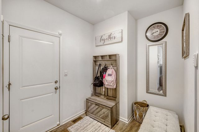 601 Ironwood Avenue, Oswego, IL 60543