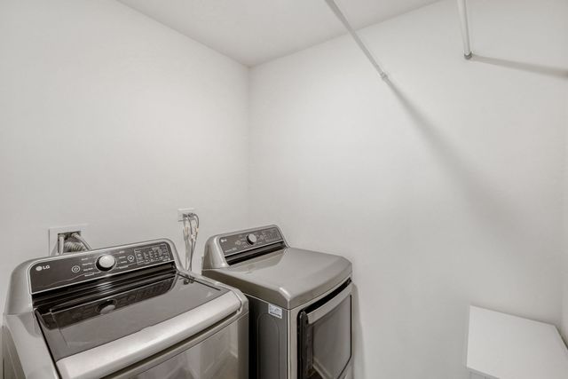 601 Ironwood Avenue, Oswego, IL 60543