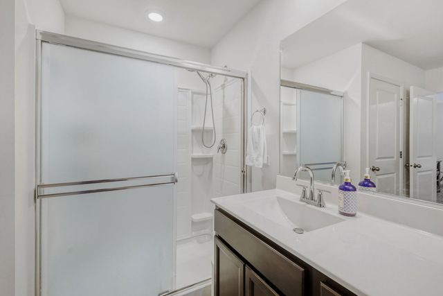 601 Ironwood Avenue, Oswego, IL 60543