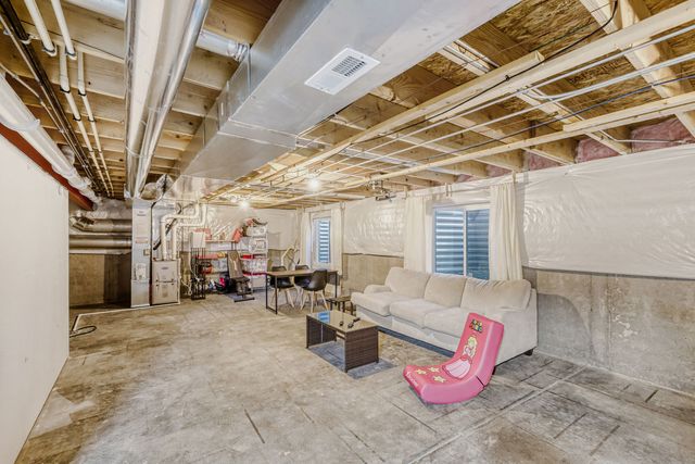 601 Ironwood Avenue, Oswego, IL 60543