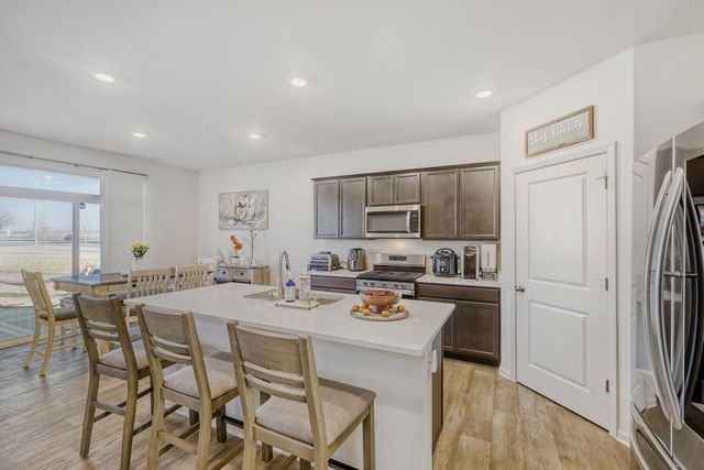 601 Ironwood Avenue, Oswego, IL 60543