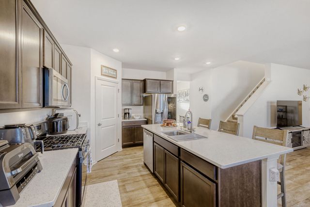 601 Ironwood Avenue, Oswego, IL 60543