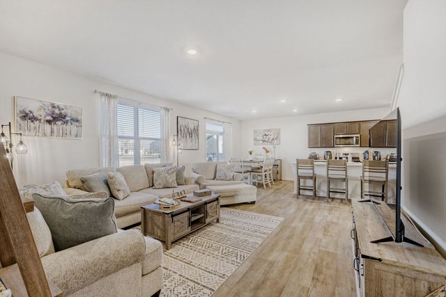 601 Ironwood Avenue, Oswego, IL 60543