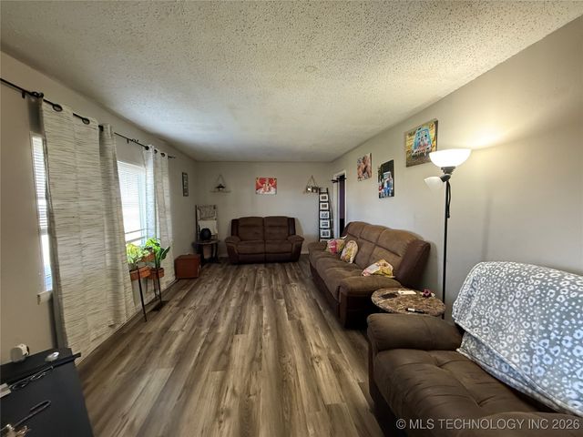 7405 Wainwright Road, Oktaha, OK 74450