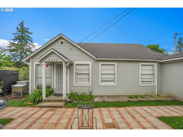8044 Se MALDEN St, Portland, OR 97206