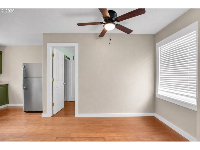 8044 Se MALDEN St, Portland, OR 97206