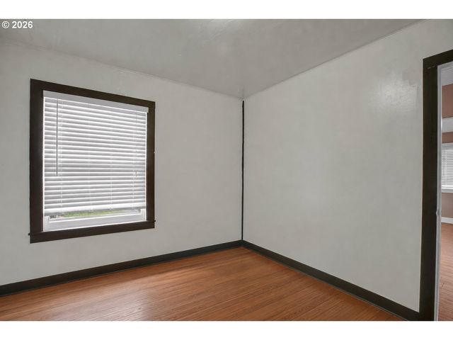 8044 Se MALDEN St, Portland, OR 97206