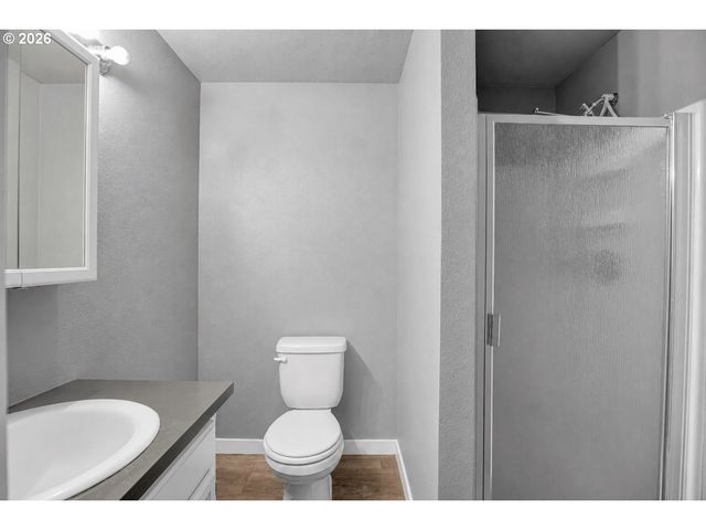 8044 Se MALDEN St, Portland, OR 97206