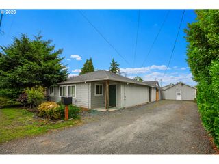 8044 Se MALDEN St, Portland, OR 97206