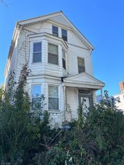 41 9th Ave, East Orange City, NJ 07018