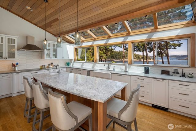214 Pinedrona Lane, Friday Harbor, WA 98250