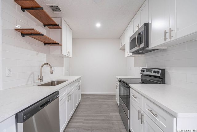 9131 Valley Ridge, San Antonio, TX 78250