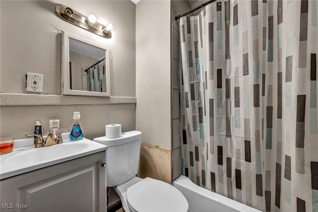 2013 W 99th Street, Cleveland, OH 44102