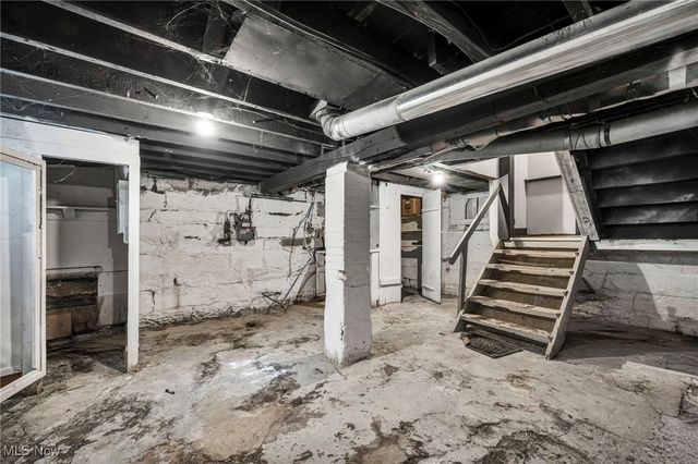 2013 W 99th Street, Cleveland, OH 44102