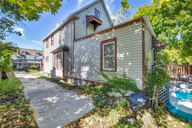 2013 W 99th Street, Cleveland, OH 44102