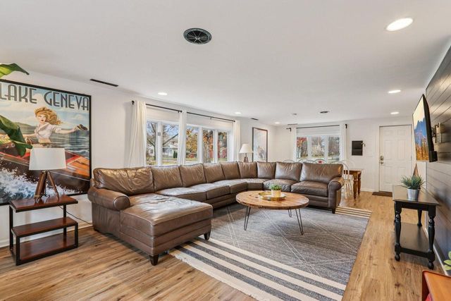 812 Center STREET, Lake Geneva, WI 53147