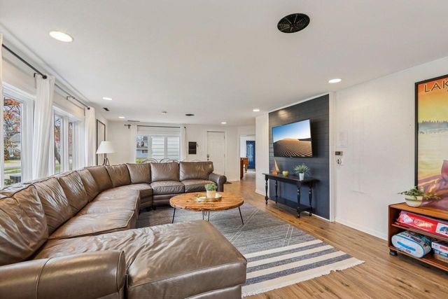 812 Center STREET, Lake Geneva, WI 53147