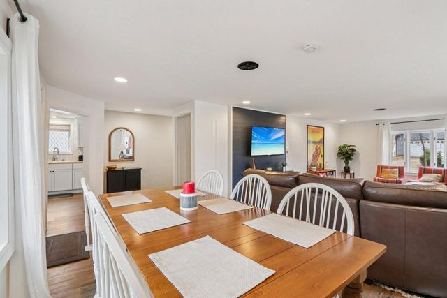 812 Center STREET, Lake Geneva, WI 53147