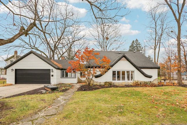 812 Center STREET, Lake Geneva, WI 53147