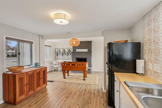 812 Center STREET, Lake Geneva, WI 53147