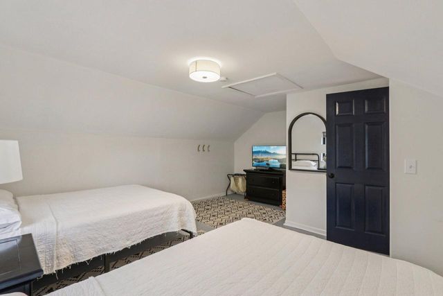 812 Center STREET, Lake Geneva, WI 53147