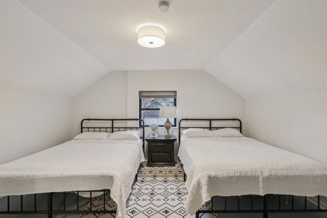 812 Center STREET, Lake Geneva, WI 53147