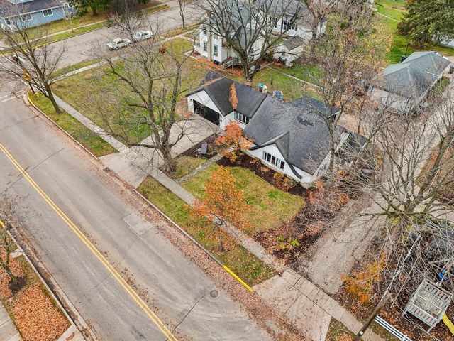 812 Center STREET, Lake Geneva, WI 53147